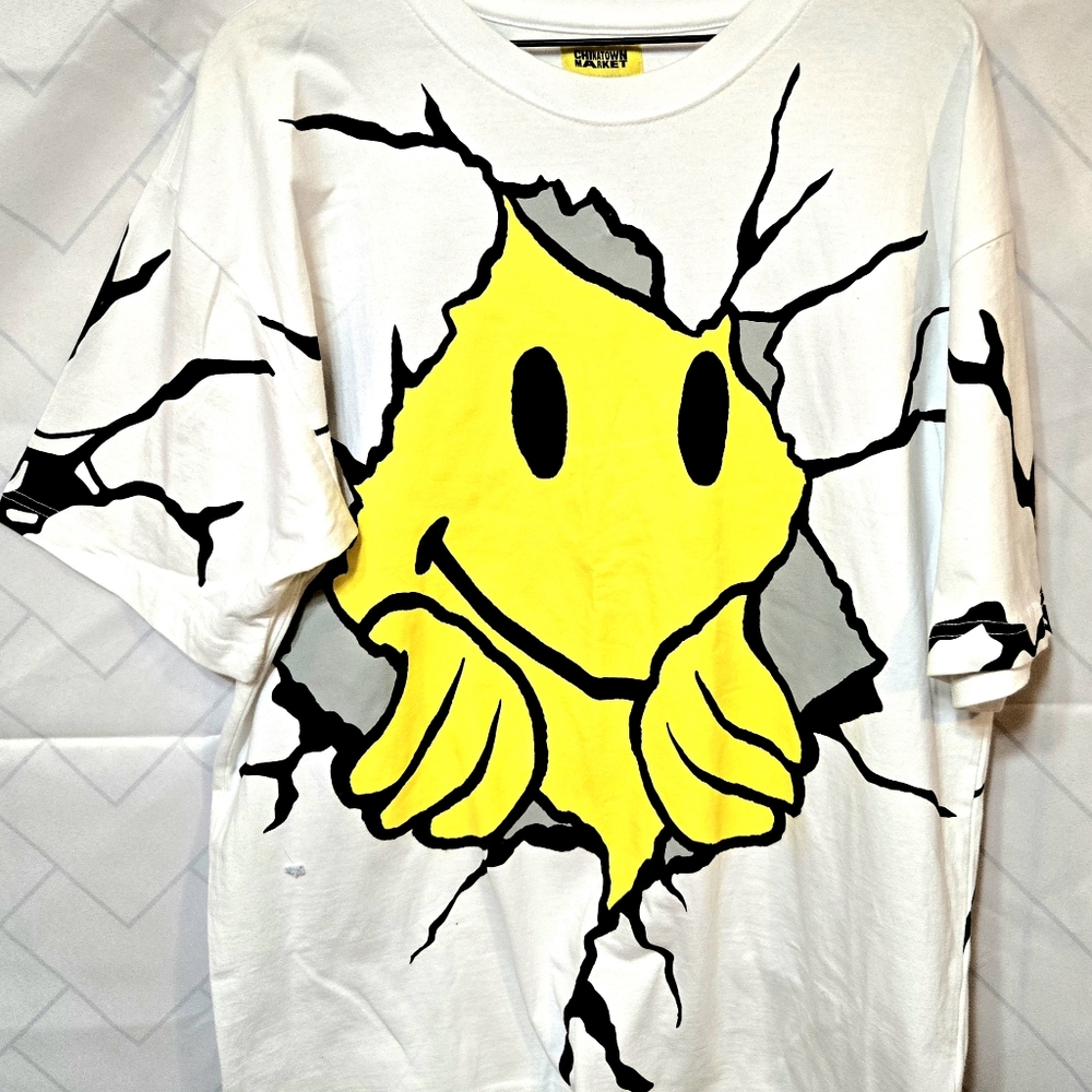 Chinatown Market Smiley Crack Print Streetwear Tee XL